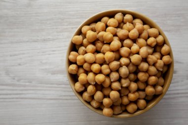 Organik Çiğ Konserve Nohut Bir kâse, genel görünüm. Boşluğu kopyala.