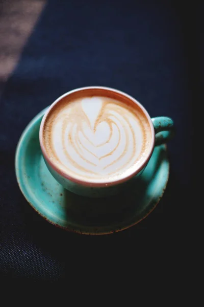 Una taza de capuchino . — Foto de Stock