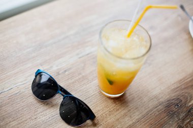 Masada soğuk limonata.