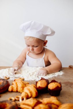 Küçük çocuk aşçı.