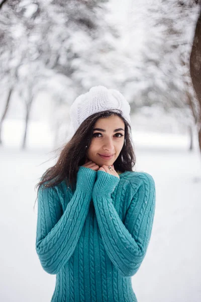 Портрет снежной девушки — стоковое фото