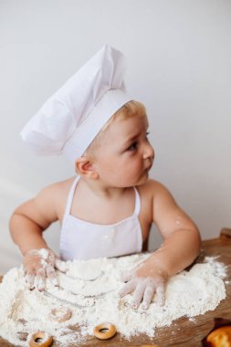 Küçük çocuk aşçı.