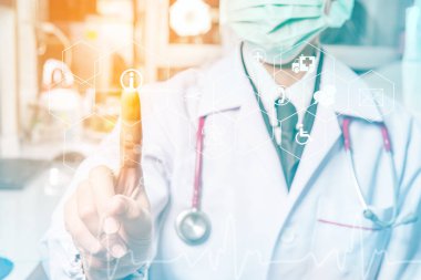 Hastane veya ofisteki doktor. Tıbbi Teknoloji ve Sağlık İş Kavramı. Modern tıp teknolojileri kavramı 
