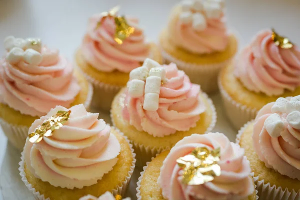 Barra Caramelo Decorado Por Delicioso Buffet Dulce Con Cupcakes Otros —  Fotos de Stock