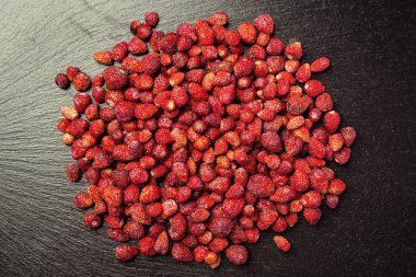 Taze toplanmış çileklerin geçmişi