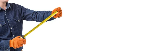 Reparador Construtor Segura Fita Métrica Sua Mão Isolada Fundo Branco — Fotografia de Stock