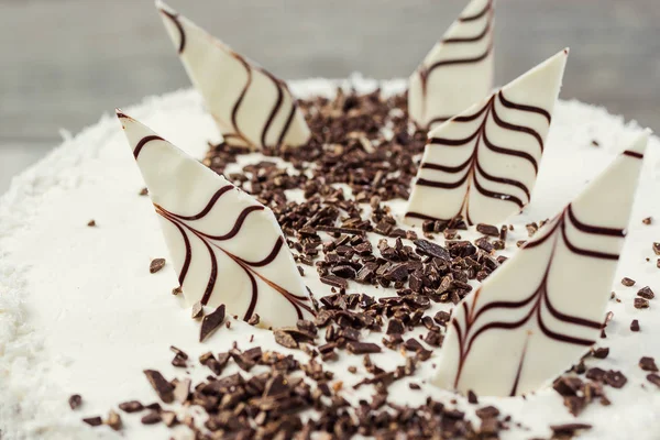 Keks Kuchen Mit Karamell Und Schokolade Auf Holzgrund — Stockfoto