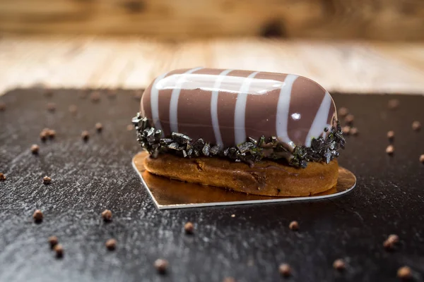 Fındıklı eklerleri. Demlenmiş hamur kek.