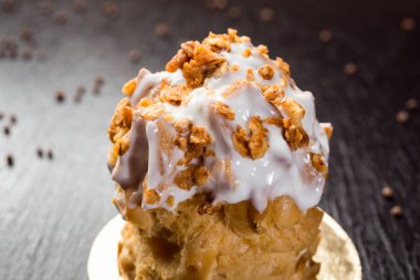 Fındıklı eklerleri. Demlenmiş hamur kek.