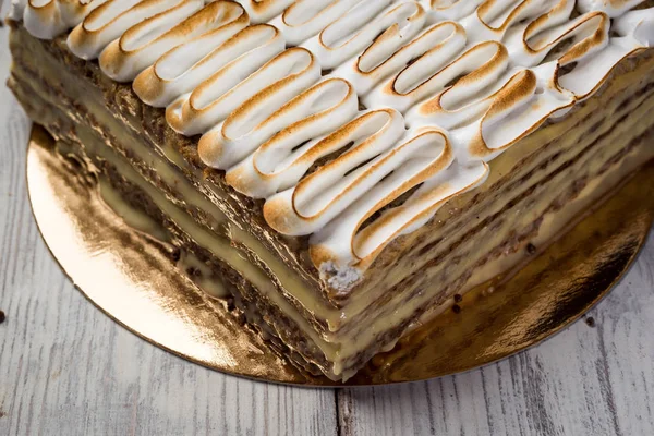 Zandkoek Cake Met Room Met Gecondenseerde Melk Chocolade Noten — Stockfoto