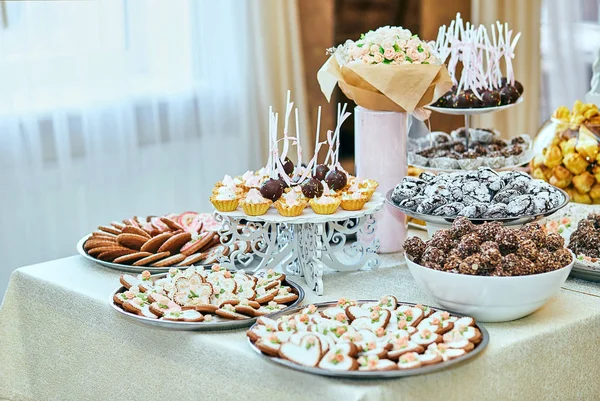 Chocolate Bar Decorado Por Delicioso Buffet Doce Com Cupcakes Outras — Fotografia de Stock