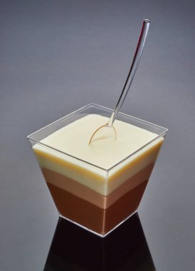 Kuş sütüile sufle çikolatalı tatlı