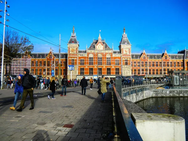 Edificio Decorato Sotto Cielo Blu Stazione Centrale Amsterdam Olanda Paesi — Foto Stock