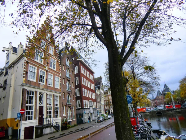 Голландские Дома Канал Амстердам Нидерланды Голландия Европа — стоковое фото