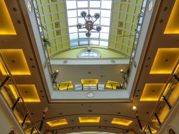 欧洲2购物中心的天窗 拉齐奥 意大利 — 图库照片