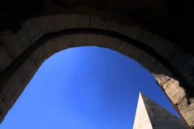 Piramit Cestia, Ostiense, Roma, İtalya