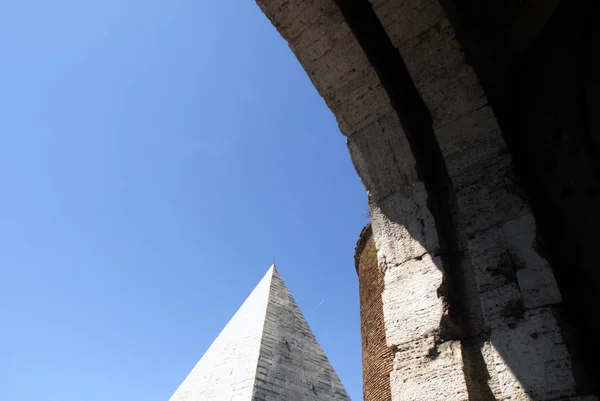 Italië Lazio Rome Stadsplein Reis Architectuur Monumenten Piramide Bolwerk Buitenshuis — Stockfoto