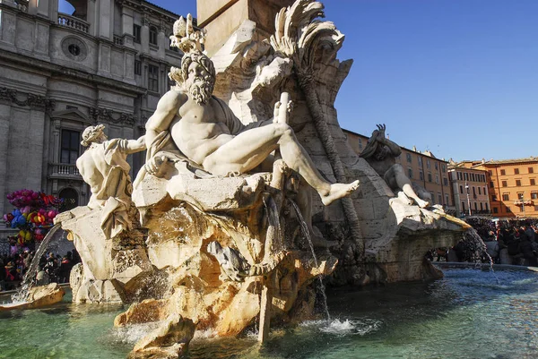 Fontana dei Fiumi, Piazza Navona, Roma, İtalya