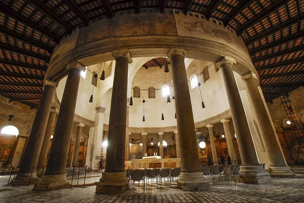 Pomarancio tarafından freskler ile San Stefano Rotondo kilise, Roma, Lazio, İtalya