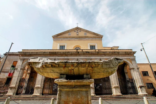 Fontana Della Barca Cinquecentesca Fronte Alla Chiesa Santa Maria Domnica — Foto Stock