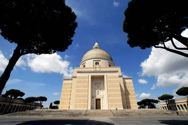 Basilica dei Santi Pietro e Paolo, Church of St Peter ve Paul, Arnaldo Foschini, Roma, Eur, İtalya