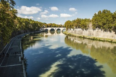 Ponte Sisto Tiber Nehri, St. Peter's Bazilikası, Roma, İtalya, Lazio kubbe üzerine