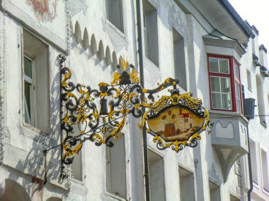 beyaz üzerine salata