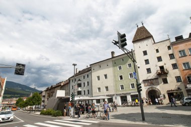 beyaz üzerine salata