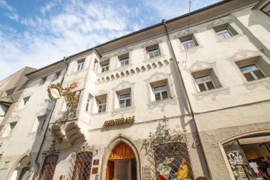 beyaz üzerine salata