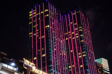 Bulutlu bir gecede Ho Chi Minh City 'nin ufuk çizgisine bakın. Ho Chi Minh şehri, Vietnam. Temmuz 2025