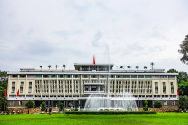 Eskiden Çin ve Amerikan Savaş Suçları Müzesi olarak bilinen Ho Chi Minh City 'deki Ana Savaş Kalıntıları Müzesi' nde temalı odalar ve ele geçirilen ABD ekipmanları yer alıyor. Ho Chi Minh Şehri, Saygon, Vietnam, 2025