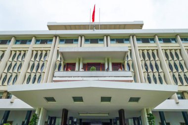 Eskiden Çin ve Amerikan Savaş Suçları Müzesi olarak bilinen Ho Chi Minh City 'deki Ana Savaş Kalıntıları Müzesi' nde temalı odalar ve ele geçirilen ABD ekipmanları yer alıyor. Ho Chi Minh Şehri, Saygon, Vietnam, 2025