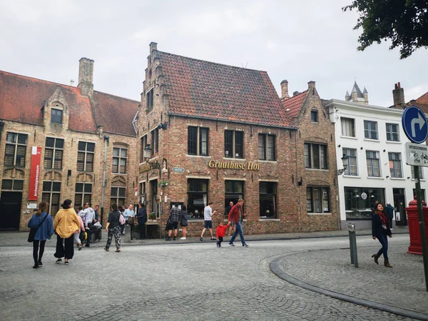 Bruges, Belgium- August 17, 2019 Typical houses in Bruges. — Stock Photo, Image