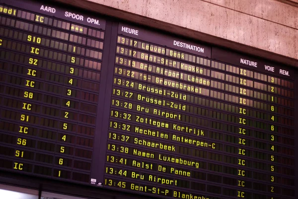 Trein station van vertrek bestuur — Stockfoto