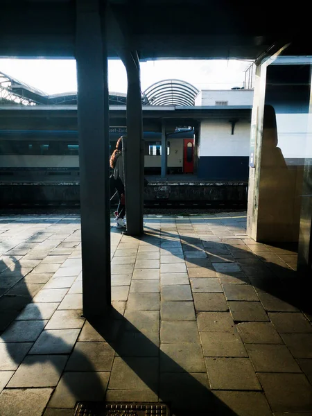 Platform at a train station — Stock Photo, Image