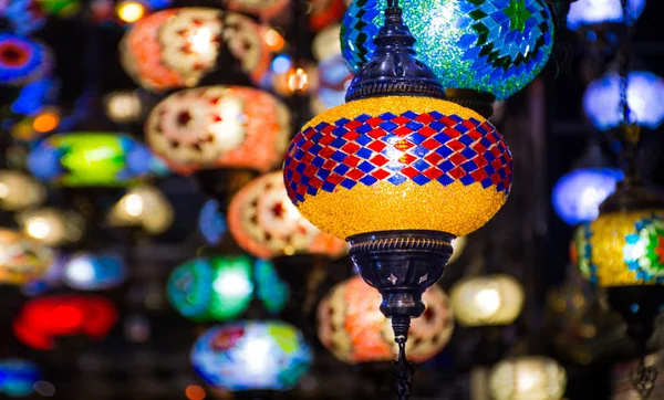 Lampade a luce colorata sfondo — Foto Stock