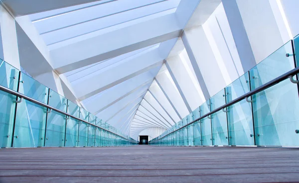 Moderne het platform ontwerp spiraal brug Dubai — Stockfoto