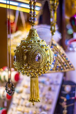 Geleneksel asılı ışık