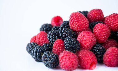 Ahududu ve böğürtlen