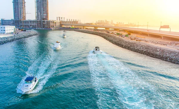 Evening Boat Ride at Dubai Jumeirah Lake Travel and Tourism — Stock Photo, Image