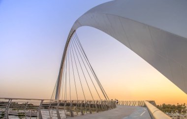 Dubai su kanalı-tolerans Köprüsü