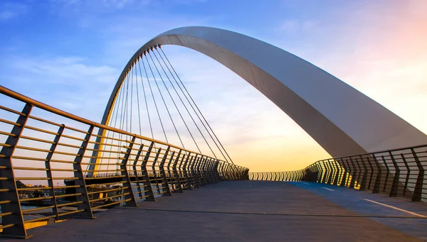 Dubai su kanalı-tolerans Köprüsü