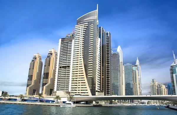 Edificio moderno de Dubai Marina — Foto de Stock