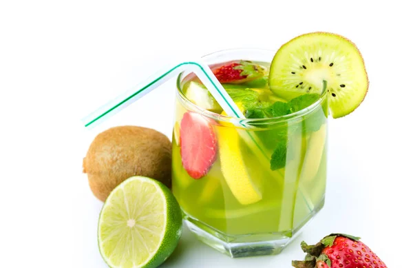 Kiwi smoothie juice med jordgubb — Stockfoto