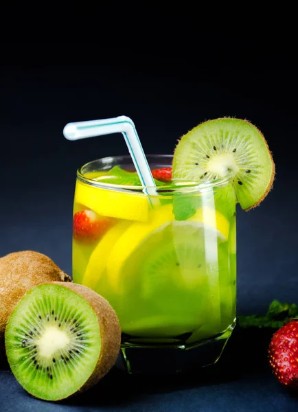 Blanda juice Kiwi Strawberry Lemon — Stockfoto