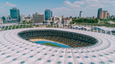 Olimpiyat Stadı. 5 Nisan 2018. Kiev. Ukrayna. Havadan görünümü Olimpiyat MGK. Şampiyonlar Ligi. Futbol Sahası.