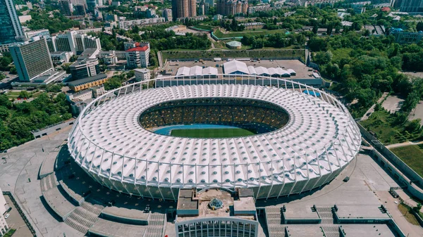 Olimpiyat Stadı. 5 Nisan 2018. Kiev. Ukrayna. Havadan görünümü Olimpiyat MGK. Şampiyonlar Ligi. Futbol Sahası.