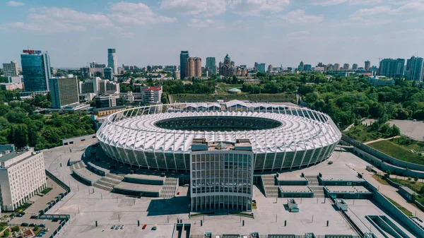 Olimpiyat Stadı. 5 Nisan 2018. Kiev. Ukrayna. Havadan görünümü Olimpiyat MGK. Şampiyonlar Ligi. Futbol Sahası.