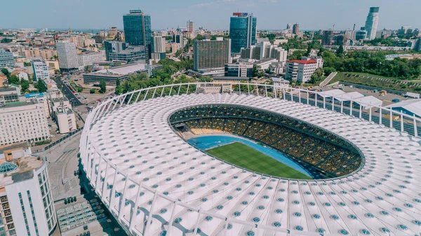 Olimpiyat Stadı. 5 Nisan 2018. Kiev. Ukrayna. Havadan görünümü Olimpiyat MGK. Şampiyonlar Ligi. Futbol Sahası.