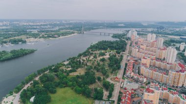 Obolon. 10 Ağustos 2017. Kiev. Ukrayna. Yüksek binalar havadan görünümü.
